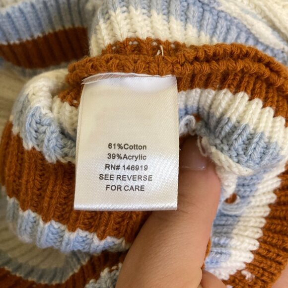 High Neck Sleeveless Striped Sweater Top - Picture 4 of 4